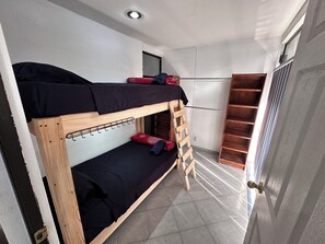 2 bedrooms, iron/ironing board, WiFi, bed sheets - Suite#31|Close to Auto. Mex-Qro. (Cuautitlán Izcalli)