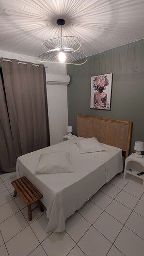 1 bedroom, iron/ironing board, travel cot, WiFi