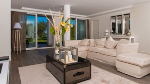 Villa | 5 bedrooms - Villa Surya 8 2 Emma Villas (Misano Adriatico)