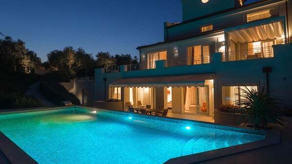 Biệt thự | 4 phòng ngủ