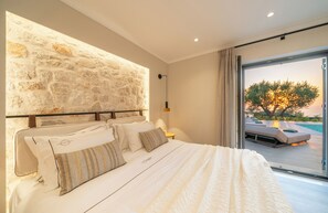 3 chambres, fer et planche à repasser, Wi-Fi gratuit, draps fournis