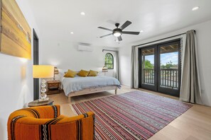 3 bedrooms, WiFi, bed sheets - New Build 3-bedroom house in coveted Rancho, salt water pool and spa, (Burbank)