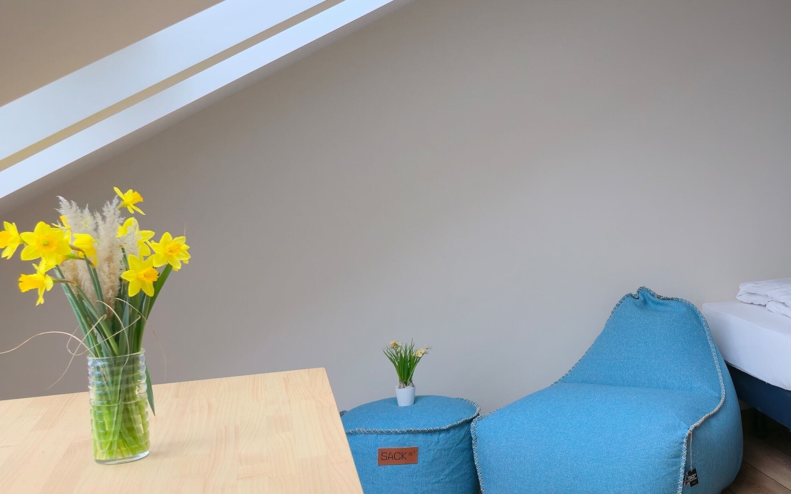 1-Raum Dachstudio | Ameublement personnalisé, chambres insonorisées, Wi-Fi gratuit