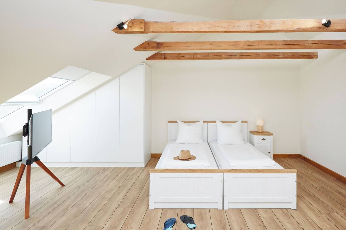 1-Raum Dachstudio | 隔音、免費 Wi-Fi、獨特裝修、床單