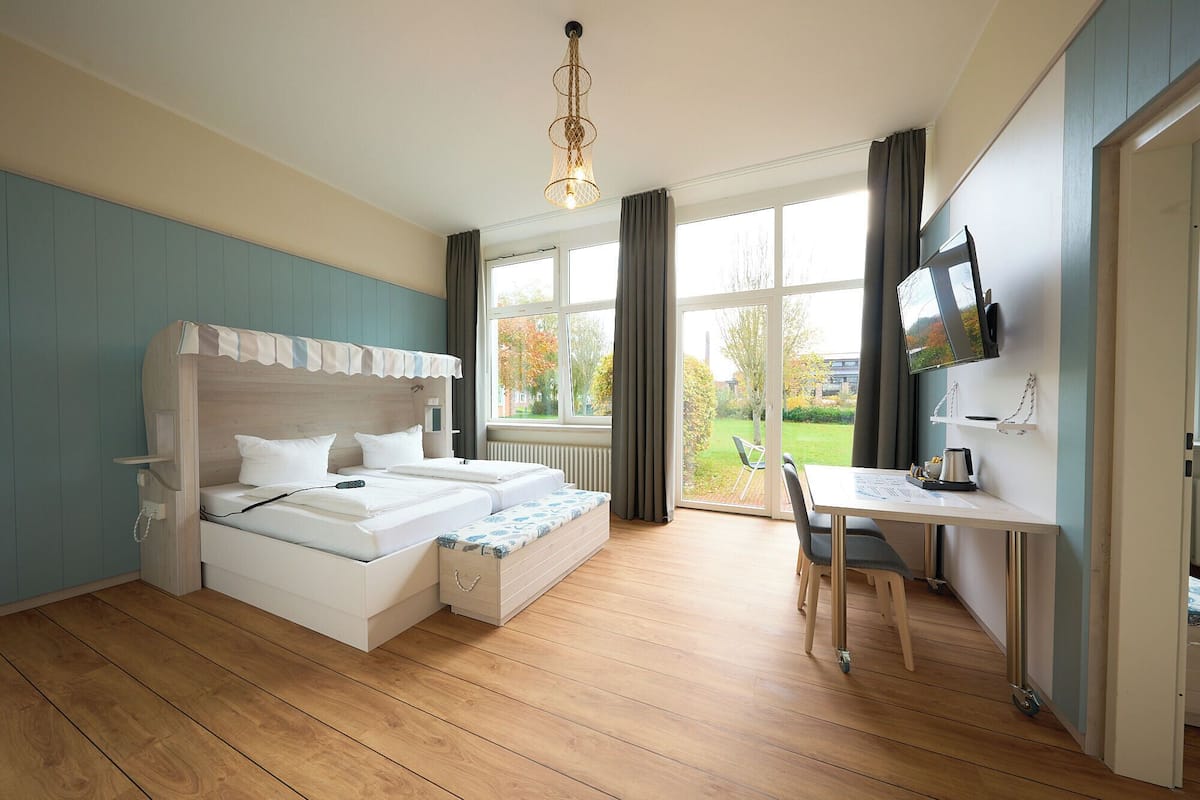 2-Raum 7er Zimmer mit Koje & sep. Doppelzimmer barrierefrei | 隔音、免費 Wi-Fi、獨特裝修、床單