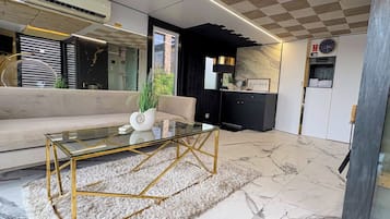 Hausboot | Individualmente mobiliados, quartos à prova de som, Wi-Fi de cortesia