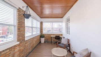 Apartment, Multiple Beds, Kitchen (Grand Elm Suite 1) | Interior