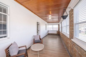 Apartment, Multiple Beds, Kitchen (Grand Elm Suite 1) | Interior