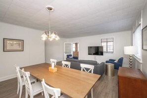 Apartment, Multiple Beds, Kitchen (Grand Elm Suite 1) | Interior