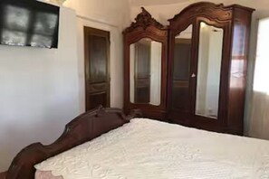 3 عدّة غرف نوم ومكواة/لوح كي وسرير سفر وواي فاي