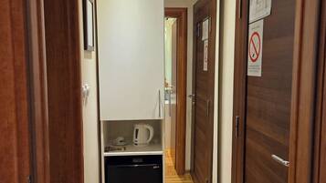 Classic Single Room | Memory-foam beds, in-room safe, iron/ironing board, free WiFi