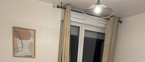 1 غرفة نوم وواي فاي وملاءات أسرّة