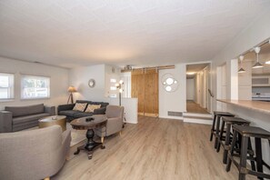 Apartment, Multiple Beds, Kitchen (Grand Elm Suite 2) | Living area | 42-inch flat-screen TV with digital channels - The Grand Elm Suite 2 Sleeps 6 (Covington)