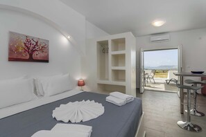 Classic Studio, Balcony, Bay View