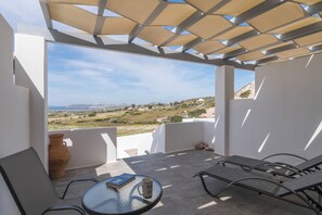 Classic Studio, Balcony, Bay View | Terrace/patio - Sunset Village (Milos)