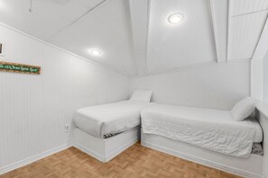 Condo, Multiple Beds (The Village 15D)
