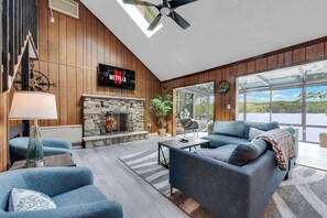 TV, fireplace, offices