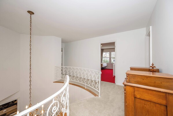 House, Multiple Beds, Patio, Garden View (Tallen Manor & Retreat) | Interior