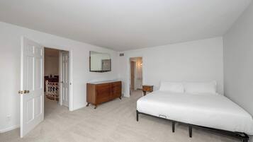 House, Multiple Beds, Patio, Garden View (Tallen Manor & Retreat) | 4 bedrooms, free WiFi