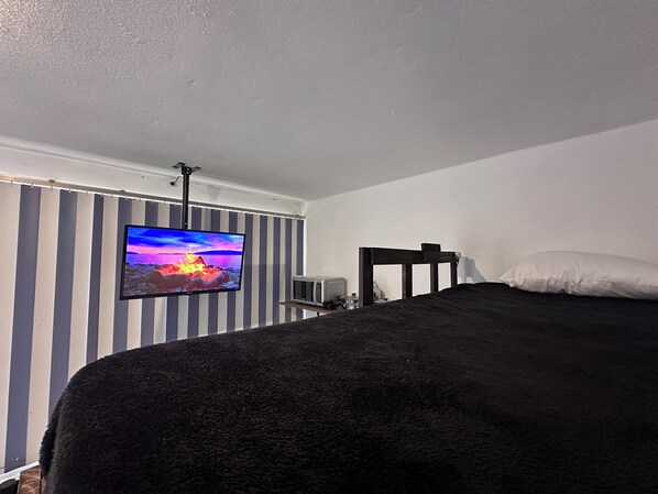 1 bedroom, desk, iron/ironing board, free WiFi