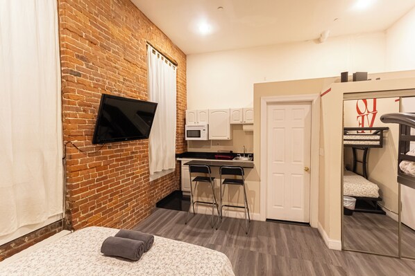 1 bedroom, iron/ironing board, WiFi, bed sheets