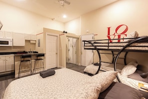 1 Schlafzimmer, Bügeleisen/Bügelbrett, WLAN, Bettwäsche