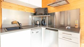 Kühlschrank, Mikrowelle, Ofen, Geschirrspüler