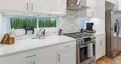 Modern~Dallas Skyline Views~Rooftop~3 Bdrm Then