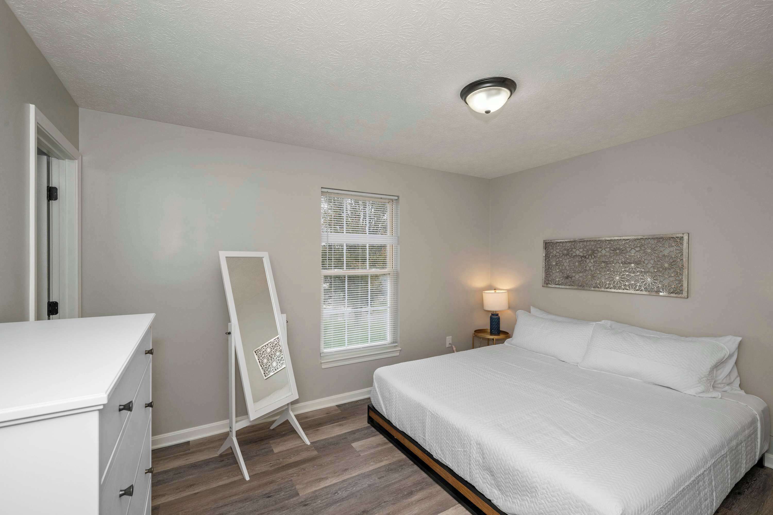 House, Multiple Beds, Hot Tub, Garden View (The Restful Ark) | 4 bedrooms, individually decorated, individually furnished, bed sheets