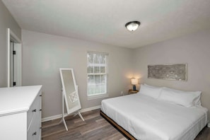 House, Multiple Beds, Hot Tub, Garden View (The Restful Ark) | 4 bedrooms, individually decorated, individually furnished, bed sheets - The Restful Ark (Crittenden)