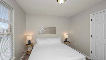 4 habitaciones, decoración personalizada y muebles diferentes