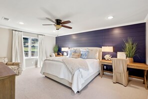 5 bedrooms, desk, free WiFi, bed sheets