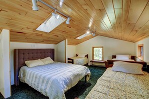 6 bedrooms, desk, travel cot, free WiFi