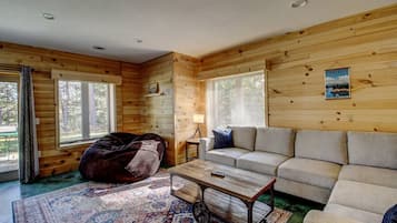 Smart TV, fireplace, table tennis, books