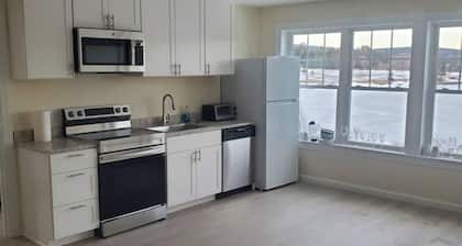 Acadia Waterfront 2bed/2bath, Private Acadia Waterfront 2 bedroom/2 bath