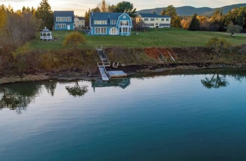 Acadia Waterfront 2bed/2bath, Private Acadia Waterfront 2 bedroom/2 bath