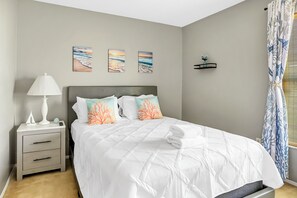 4 bedrooms, in-room safe, iron/ironing board, WiFi