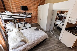 1 bedroom, iron/ironing board, WiFi, bed sheets - Chic STUDIO with WiFi near Empire State Building (New York)