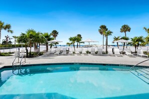 A heated pool - The Perfect Spot For you Family's Dream Beach Vacation: Residence 308 (Siesta Key)