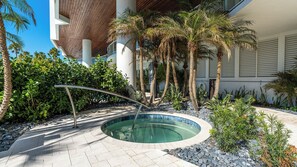 Outdoor spa tub - Coastal Contemporary Residence with Spectacular Gulf Views: Residence 403 (Siesta Key)