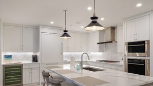 Coffee/tea maker, fridge, microwave, oven - Beachfront Condo with Island Views: Residence 404 (Siesta Key)