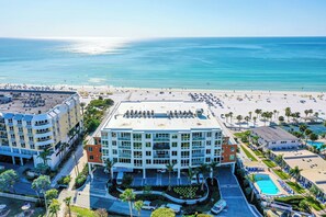 Exterior - Beathtaking Costal Luxury with Direct Beach and Gulf Views: Residence 405 (Siesta Key)
