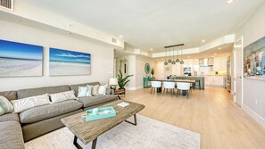 Smart TV - Gulfside Luxury with Expanisve Beach Views: Residence 606 (Siesta Key)