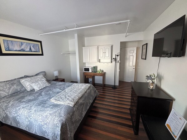 6 bedrooms, WiFi, bed sheets