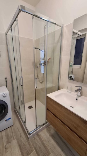 Apartment, 1 Double Bed, Non Smoking | Bathroom - ELEONORA'S HOUSE (Trieste)