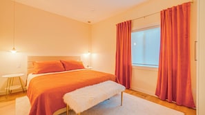 3 habitaciones, tabla de planchar con plancha, wifi y ropa de cama 