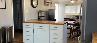 Lake House Eufaula
2 Bedroom Home 1 block from Xtreme Cove Marina!