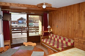 Interior - 200m from ski slopes, 1st floor, balcony, tv, ski locker, 30m², Champagny-en-Vanoise (Champagny-en-Vanoise)