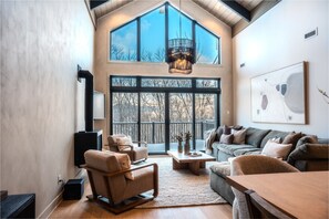 Téléviseur connecté, foyer, chaîne audio