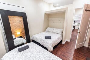 2 bedrooms, iron/ironing board, WiFi, bed sheets